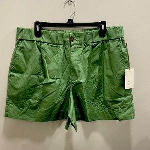 Green linen shorts